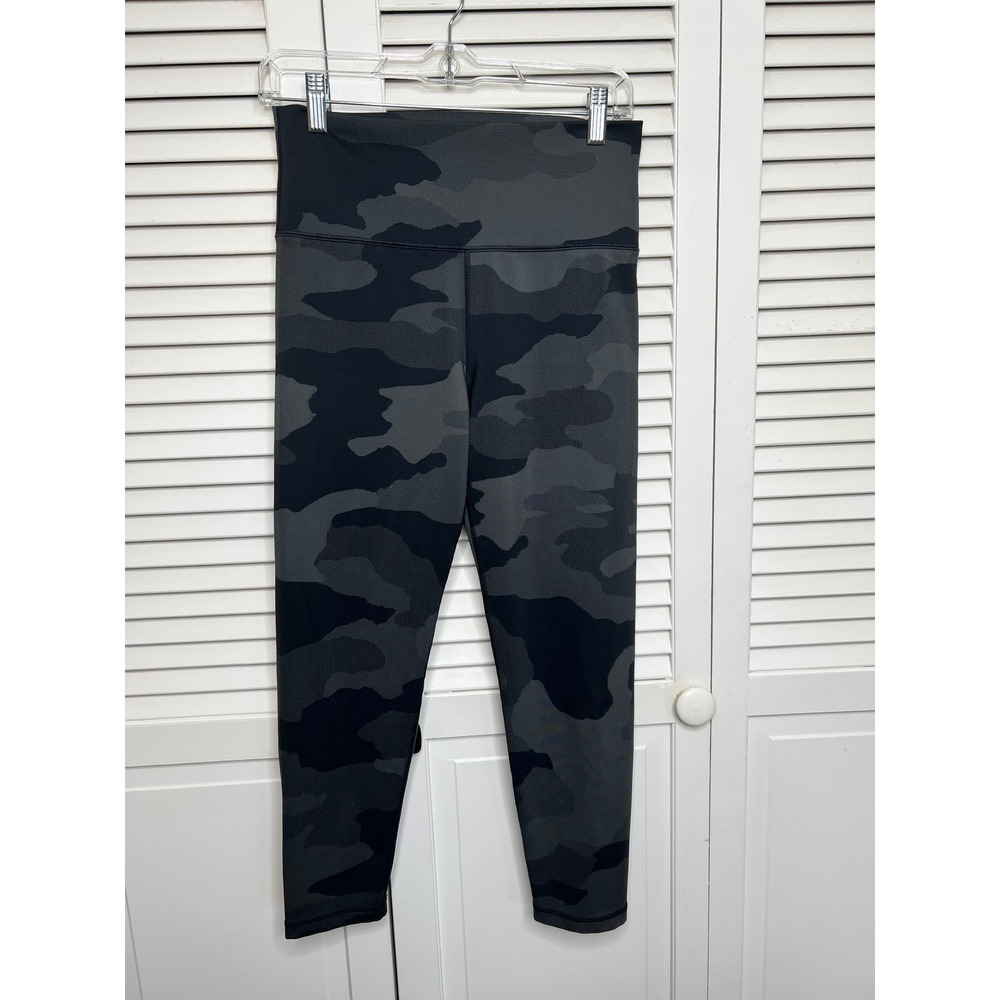 OFFLINE by Aerie Leggings Women's L Short Black Camo 7/8 High Rise